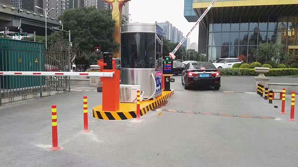 【真地行業(yè)篇】停車場智能化關(guān)鍵詞-車牌識別系統(tǒng)！