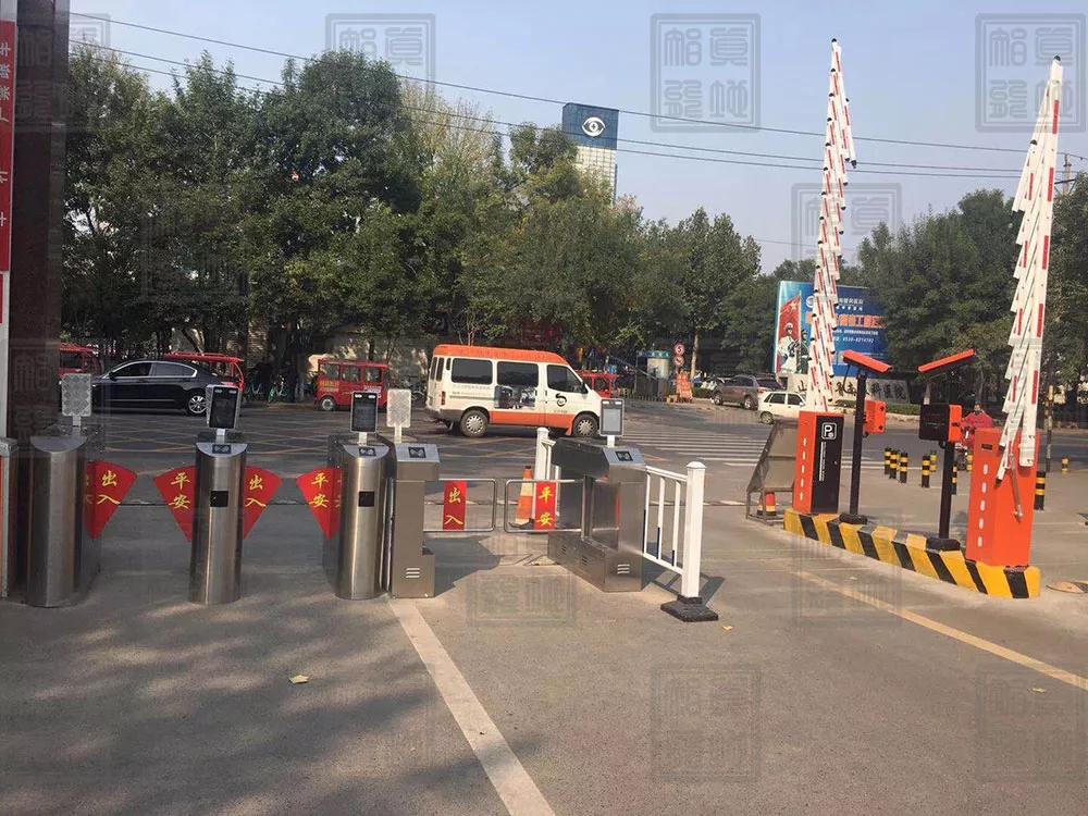 小區(qū)停車場(chǎng)車牌識(shí)別系統(tǒng)如何破解破譯?