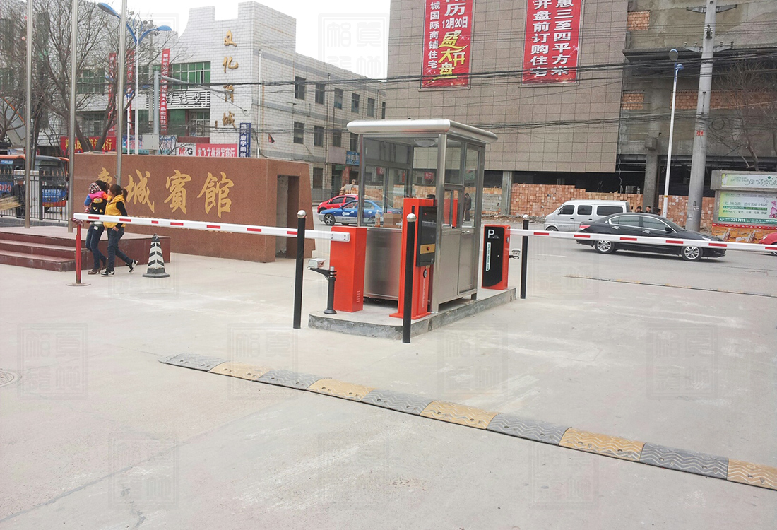 出入口設(shè)備公司真地
